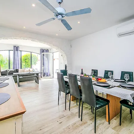 Hagios By Interhome بيت للعطل
